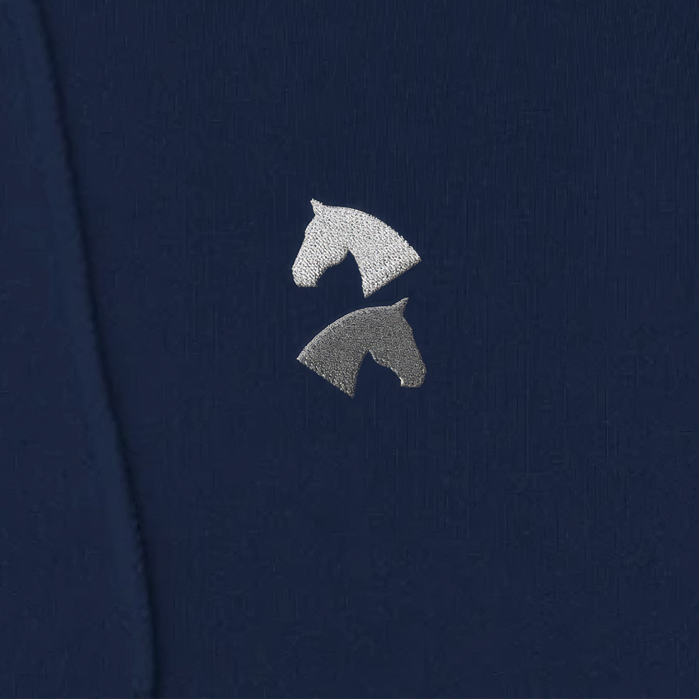 Brodert hettegenser med hestehode-motiv, norsk landbrukstradisjon, Trøndelag