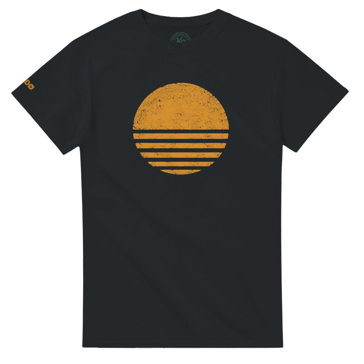 Bodø t-skjorte med midnattsol-motiv, retro sommerdesign, Nordland